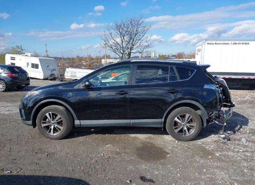 Photo 14 of 2018 Toyota Rav4 XLE (VIN 2T3RFREV3JW734840)