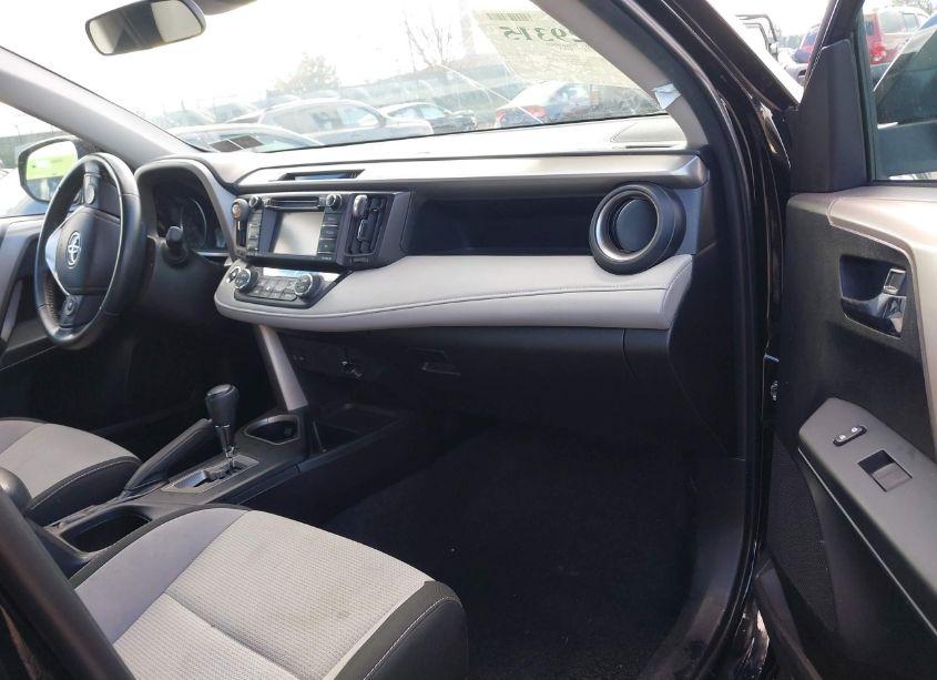 Photo 5 of 2018 Toyota Rav4 XLE (VIN 2T3RFREV3JW734840)