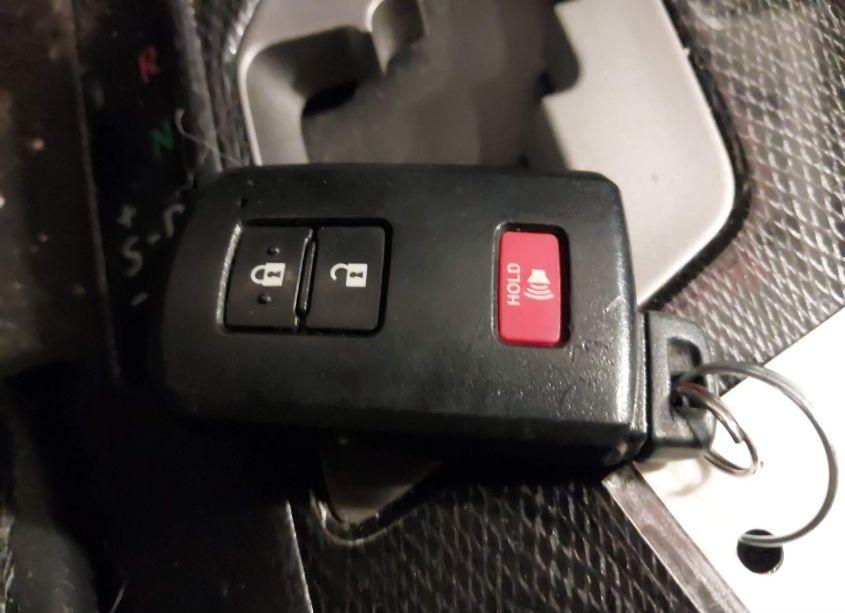 Photo 11 of 2018 Toyota Rav4 ADVENTURE/XLE (VIN 2T3RFREV3JW739620)