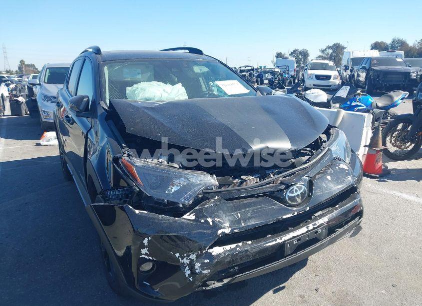 2018 Toyota Rav4 ADVENTURE/XLE (VIN 2T3RFREV3JW753274) main photo