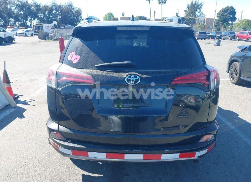Photo 16 of 2018 Toyota Rav4 ADVENTURE/XLE (VIN 2T3RFREV3JW753274)