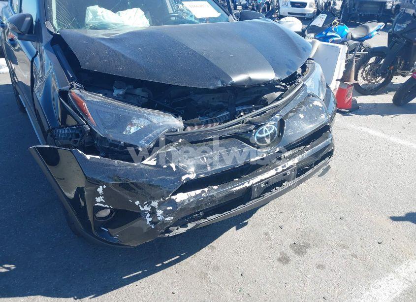 Photo 6 of 2018 Toyota Rav4 ADVENTURE/XLE (VIN 2T3RFREV3JW753274)