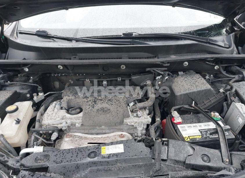 Photo 10 of 2018 Toyota Rav4 XLE (VIN 2T3RFREV3JW781687)