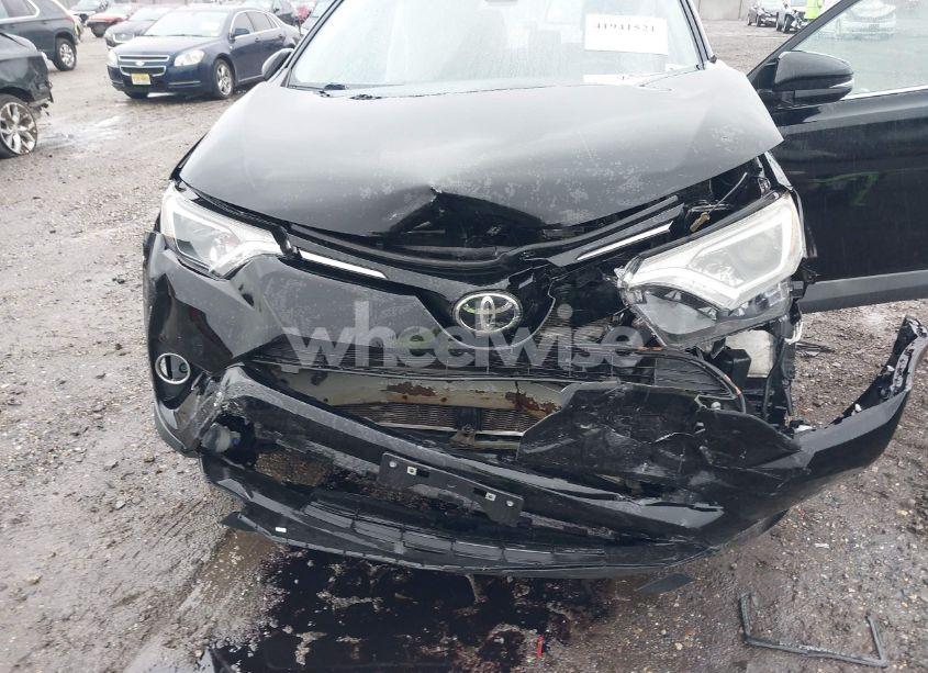 Photo 6 of 2018 Toyota Rav4 XLE (VIN 2T3RFREV3JW781687)