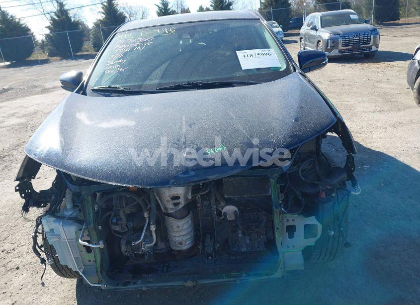 Photo 13 of 2018 Toyota Rav4 XLE (VIN 2T3RFREV3JW799039)