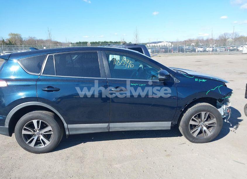 Photo 14 of 2018 Toyota Rav4 XLE (VIN 2T3RFREV3JW799039)