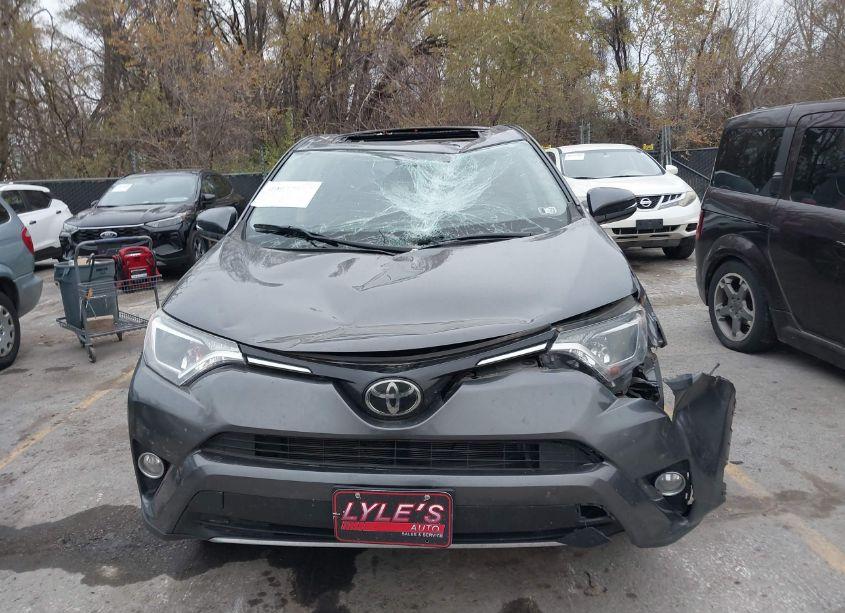 Photo 12 of 2018 Toyota Rav4 XLE (VIN 2T3RFREV3JW799798)