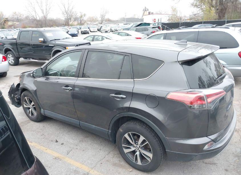 Photo 14 of 2018 Toyota Rav4 XLE (VIN 2T3RFREV3JW799798)