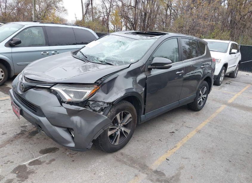 Photo 2 of 2018 Toyota Rav4 XLE (VIN 2T3RFREV3JW799798)