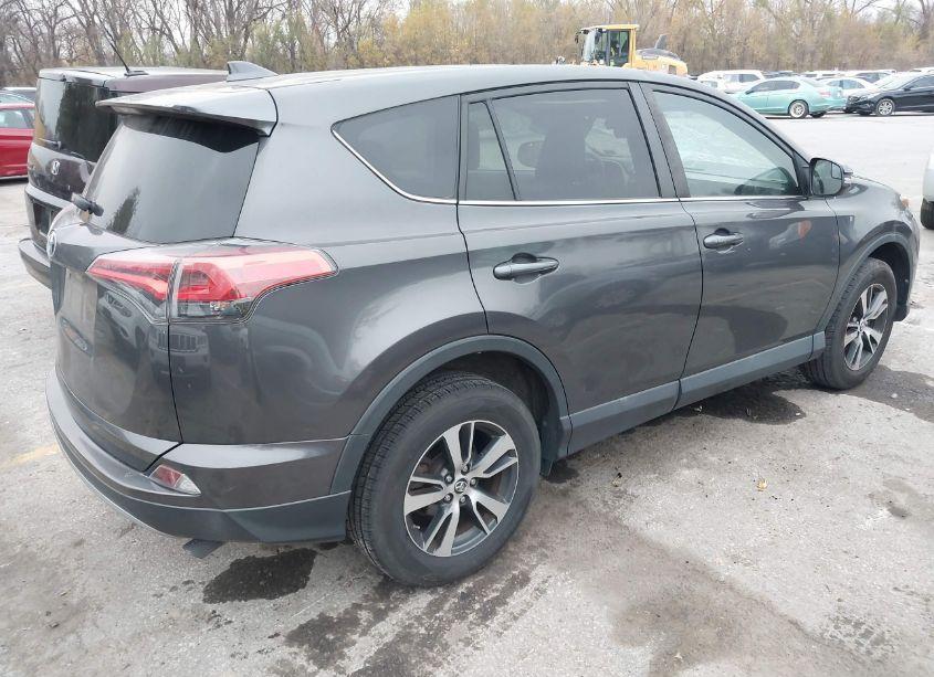 Photo 4 of 2018 Toyota Rav4 XLE (VIN 2T3RFREV3JW799798)