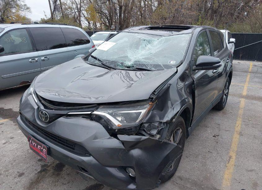 Photo 6 of 2018 Toyota Rav4 XLE (VIN 2T3RFREV3JW799798)