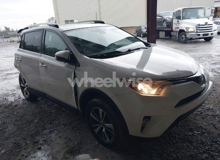 2018 Toyota Rav4 ADVENTURE/XLE (VIN 2T3RFREV3JW848806) main photo
