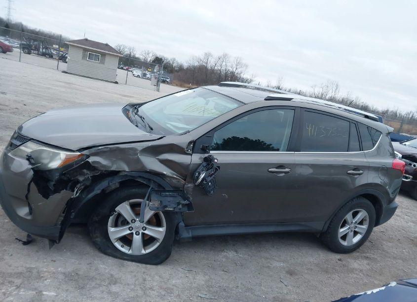 Photo 14 of 2013 Toyota Rav4 XLE (VIN 2T3RFREV4DW031896)