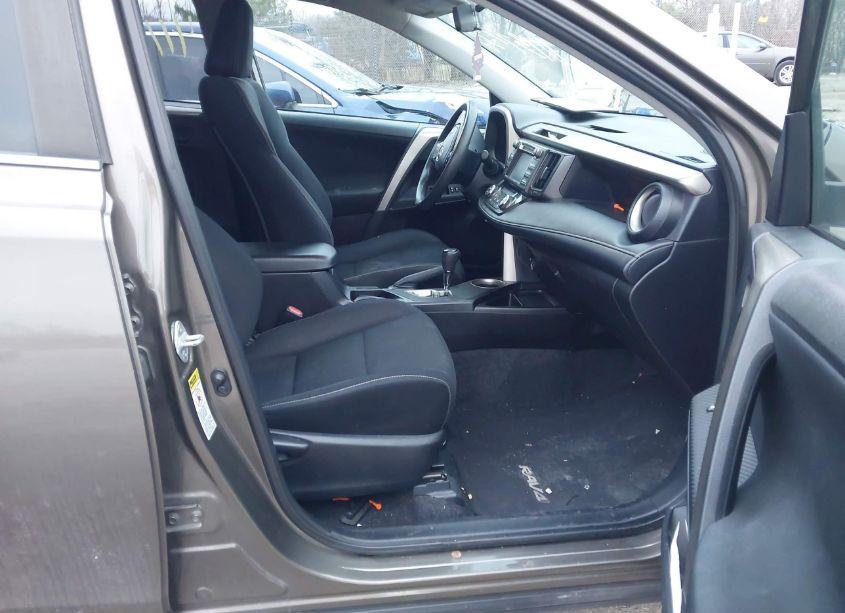 Photo 5 of 2013 Toyota Rav4 XLE (VIN 2T3RFREV4DW031896)