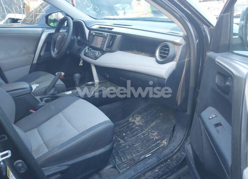 Photo 5 of 2013 Toyota Rav4 XLE (VIN 2T3RFREV4DW090348)