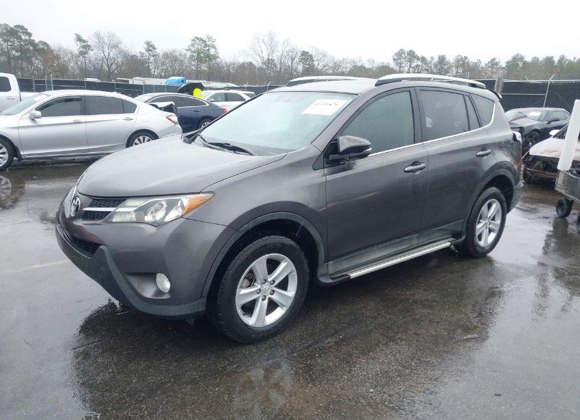 Photo 2 of 2014 Toyota Rav4 XLE (VIN 2T3RFREV4EW188202)