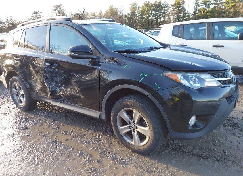 2015 Toyota Rav4 XLE (VIN 2T3RFREV4FW402090) main photo