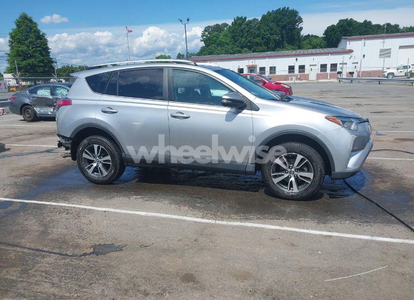 Photo 13 of 2016 Toyota Rav4 XLE (VIN 2T3RFREV4GW426729)
