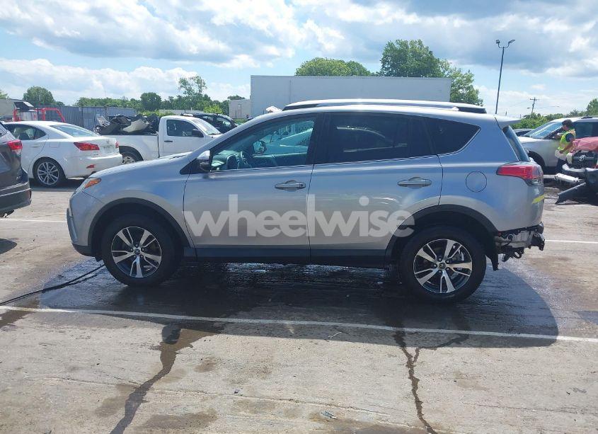 Photo 14 of 2016 Toyota Rav4 XLE (VIN 2T3RFREV4GW426729)