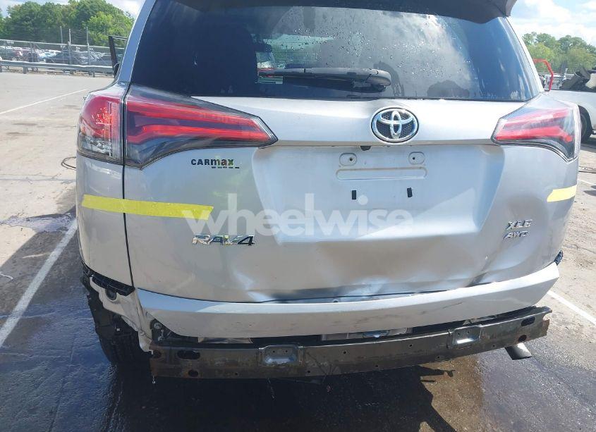 Photo 6 of 2016 Toyota Rav4 XLE (VIN 2T3RFREV4GW426729)