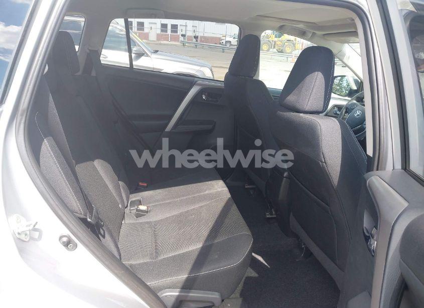 Photo 8 of 2016 Toyota Rav4 XLE (VIN 2T3RFREV4GW426729)