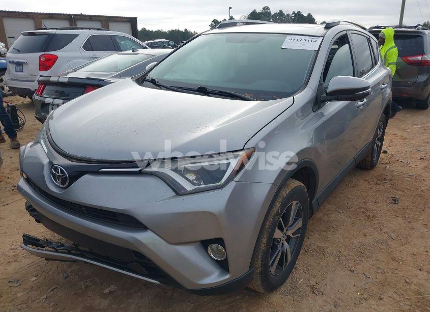 Photo 2 of 2016 Toyota Rav4 XLE (VIN 2T3RFREV4GW431980)