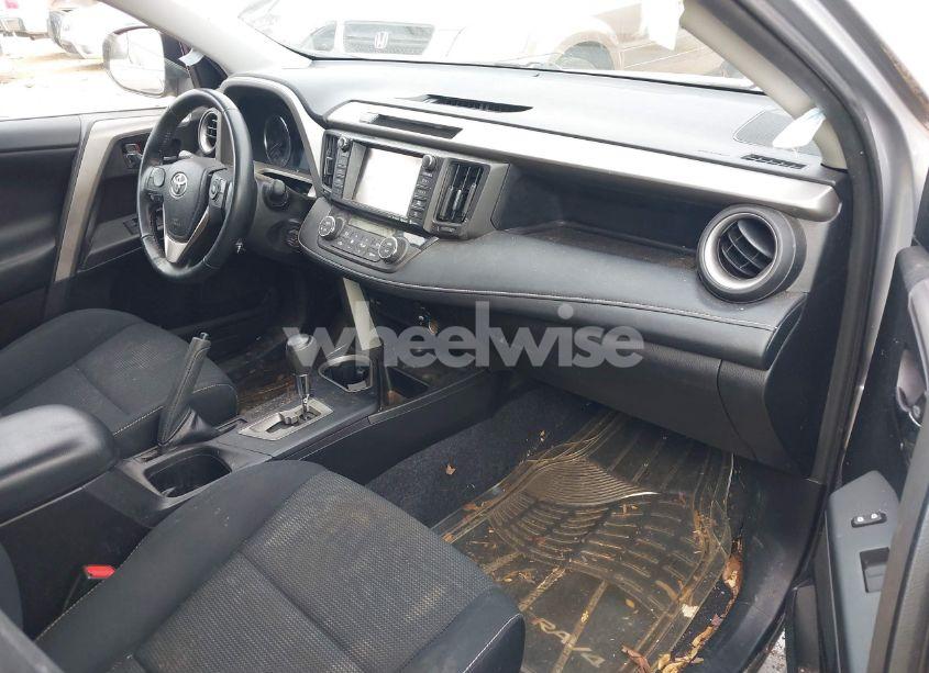 Photo 5 of 2016 Toyota Rav4 XLE (VIN 2T3RFREV4GW431980)