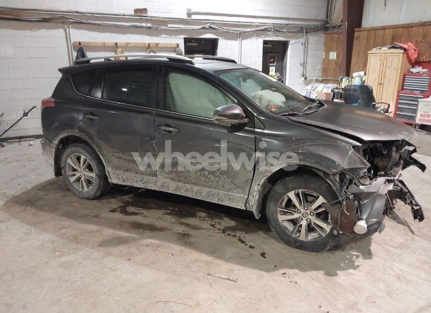 2016 Toyota Rav4 XLE (VIN 2T3RFREV4GW459326) main photo