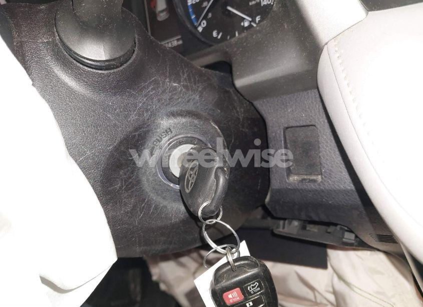 Photo 11 of 2016 Toyota Rav4 XLE (VIN 2T3RFREV4GW459326)