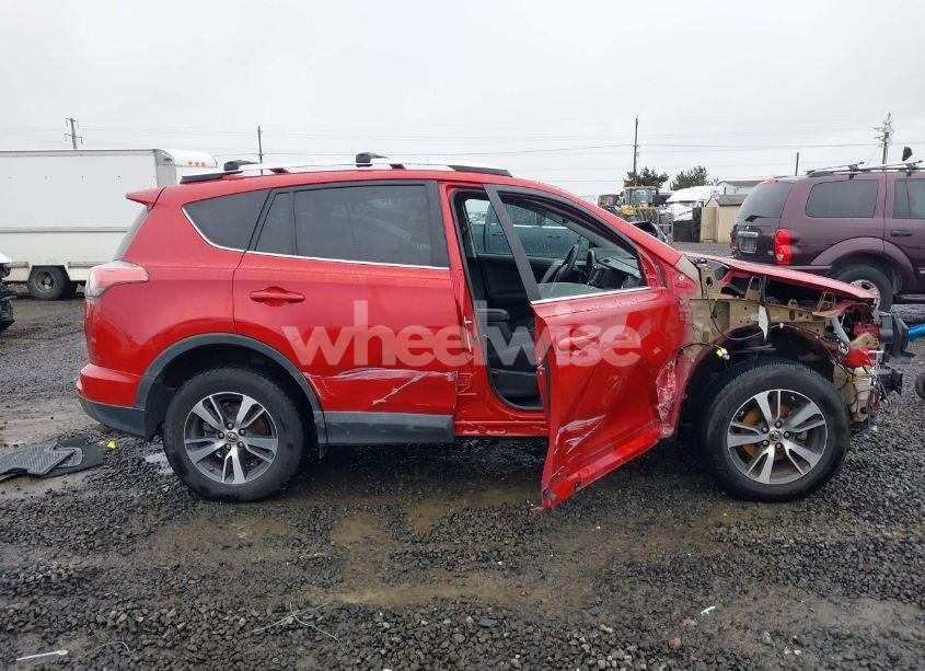 Photo 14 of 2016 Toyota Rav4 XLE (VIN 2T3RFREV4GW464817)