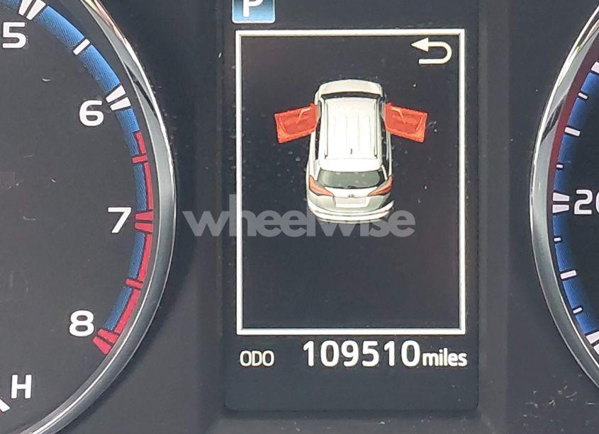 Photo 16 of 2016 Toyota Rav4 XLE (VIN 2T3RFREV4GW464817)