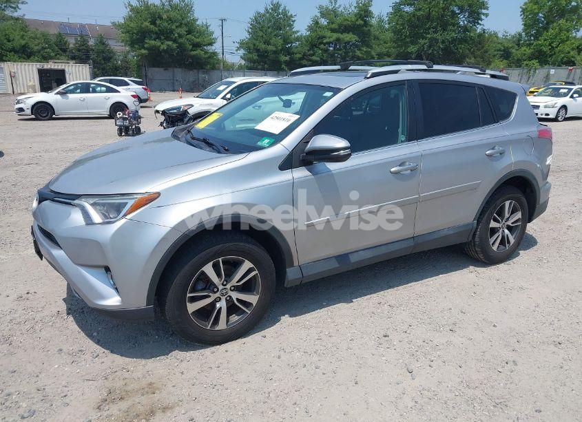 Photo 2 of 2016 Toyota Rav4 XLE (VIN 2T3RFREV4GW514258)