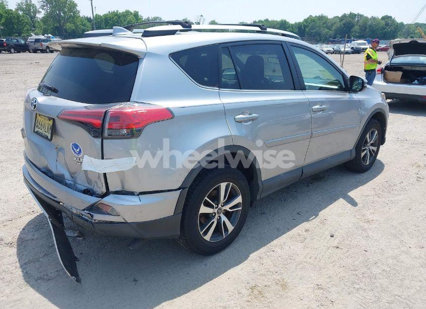 Photo 4 of 2016 Toyota Rav4 XLE (VIN 2T3RFREV4GW514258)