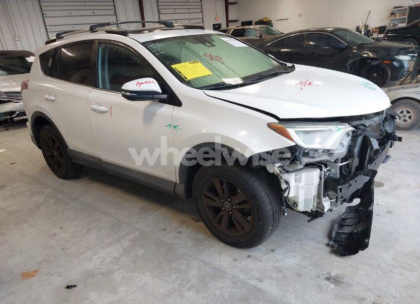 2017 Toyota Rav4 XLE (VIN 2T3RFREV4HW552574) main photo