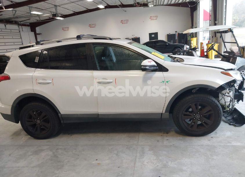 Photo 13 of 2017 Toyota Rav4 XLE (VIN 2T3RFREV4HW552574)