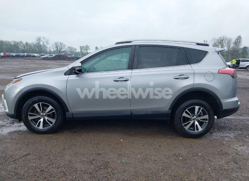 Photo 15 of 2017 Toyota Rav4 XLE (VIN 2T3RFREV4HW616631)