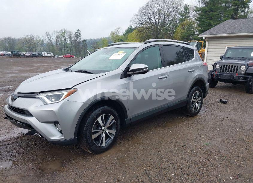 Photo 2 of 2017 Toyota Rav4 XLE (VIN 2T3RFREV4HW616631)