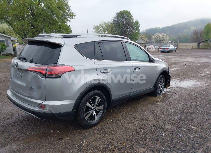 Photo 4 of 2017 Toyota Rav4 XLE (VIN 2T3RFREV4HW616631)