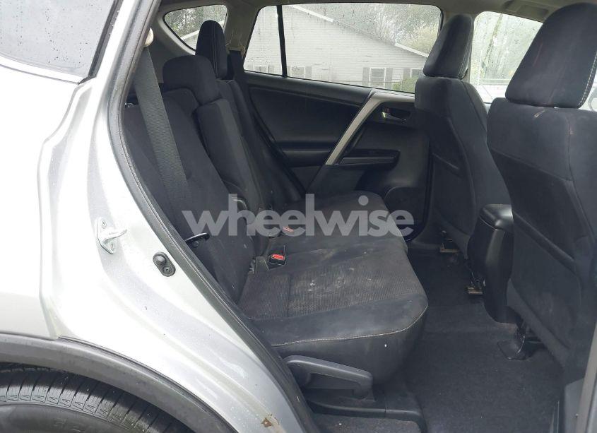 Photo 8 of 2017 Toyota Rav4 XLE (VIN 2T3RFREV4HW616631)