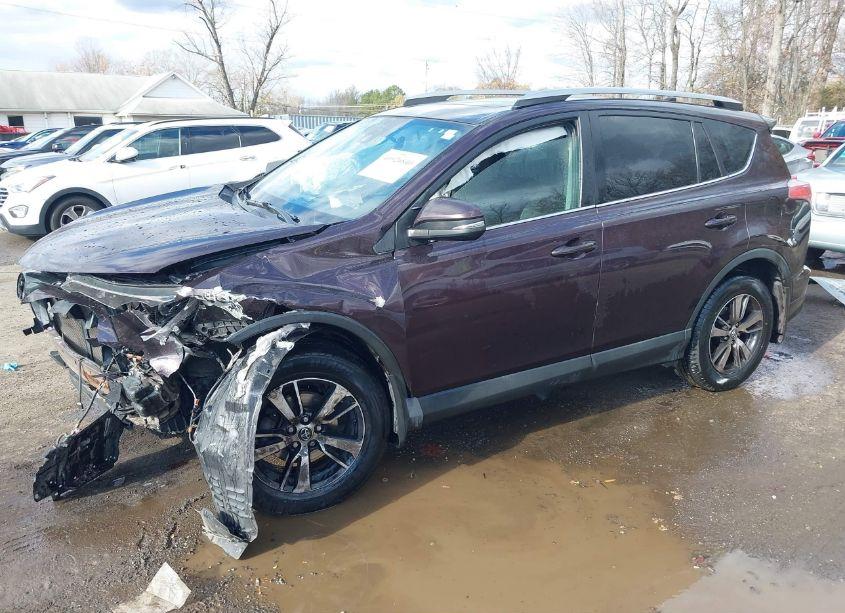 Photo 2 of 2017 Toyota Rav4 XLE (VIN 2T3RFREV4HW662279)