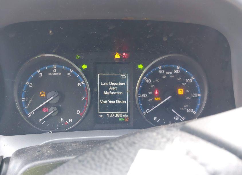 Photo 7 of 2017 Toyota Rav4 XLE (VIN 2T3RFREV4HW662279)