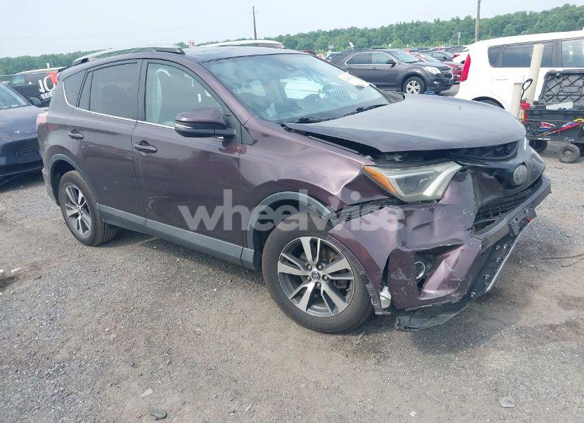 2017 Toyota Rav4 XLE (VIN 2T3RFREV4HW681723) main photo