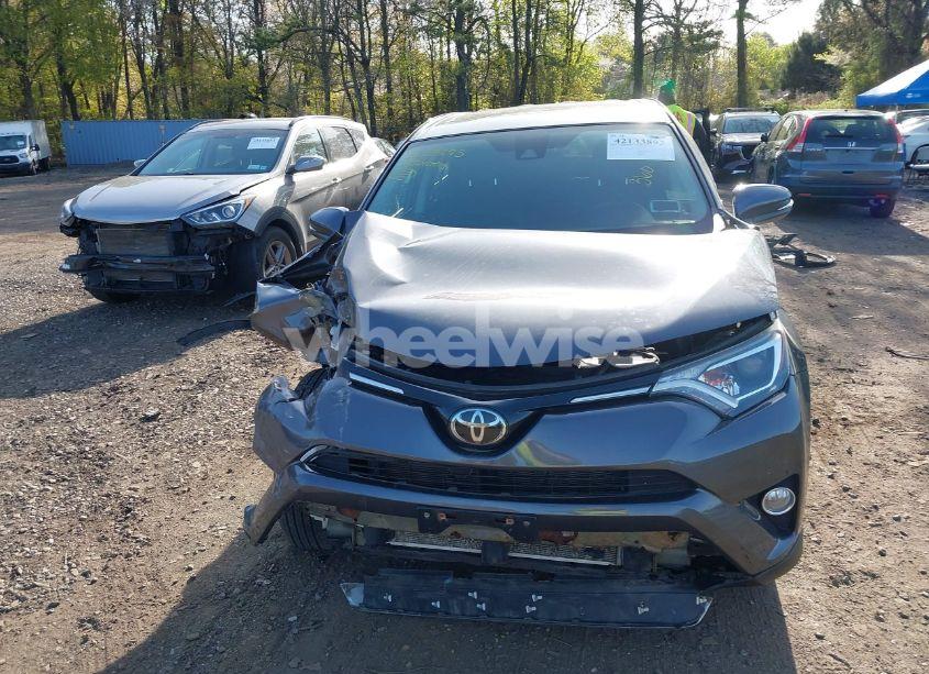 Photo 12 of 2018 Toyota Rav4 XLE (VIN 2T3RFREV4JW702222)