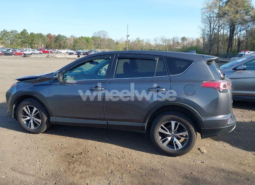 Photo 14 of 2018 Toyota Rav4 XLE (VIN 2T3RFREV4JW702222)