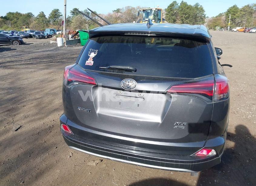Photo 16 of 2018 Toyota Rav4 XLE (VIN 2T3RFREV4JW702222)