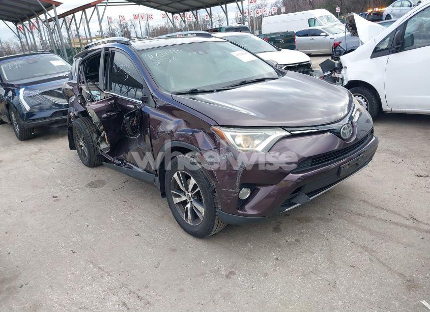 2018 Toyota Rav4 XLE (VIN 2T3RFREV4JW729145) main photo