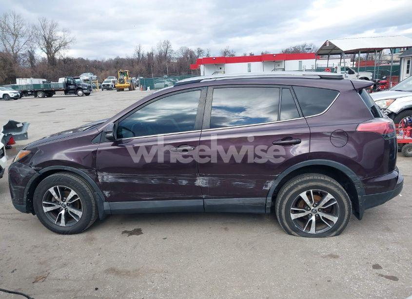 Photo 14 of 2018 Toyota Rav4 XLE (VIN 2T3RFREV4JW729145)