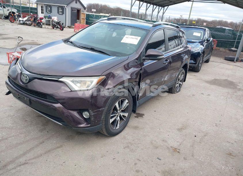 Photo 2 of 2018 Toyota Rav4 XLE (VIN 2T3RFREV4JW729145)