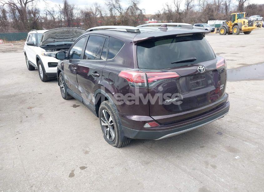 Photo 3 of 2018 Toyota Rav4 XLE (VIN 2T3RFREV4JW729145)
