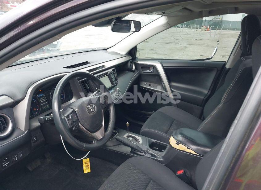 Photo 5 of 2018 Toyota Rav4 XLE (VIN 2T3RFREV4JW729145)